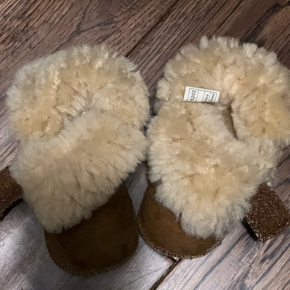 Baby Booties - Picture 5 of 5